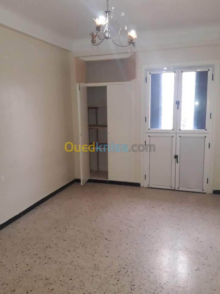 Location Appartement F4 Oran Bir el djir