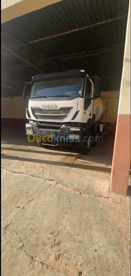 Iveco 420 2016