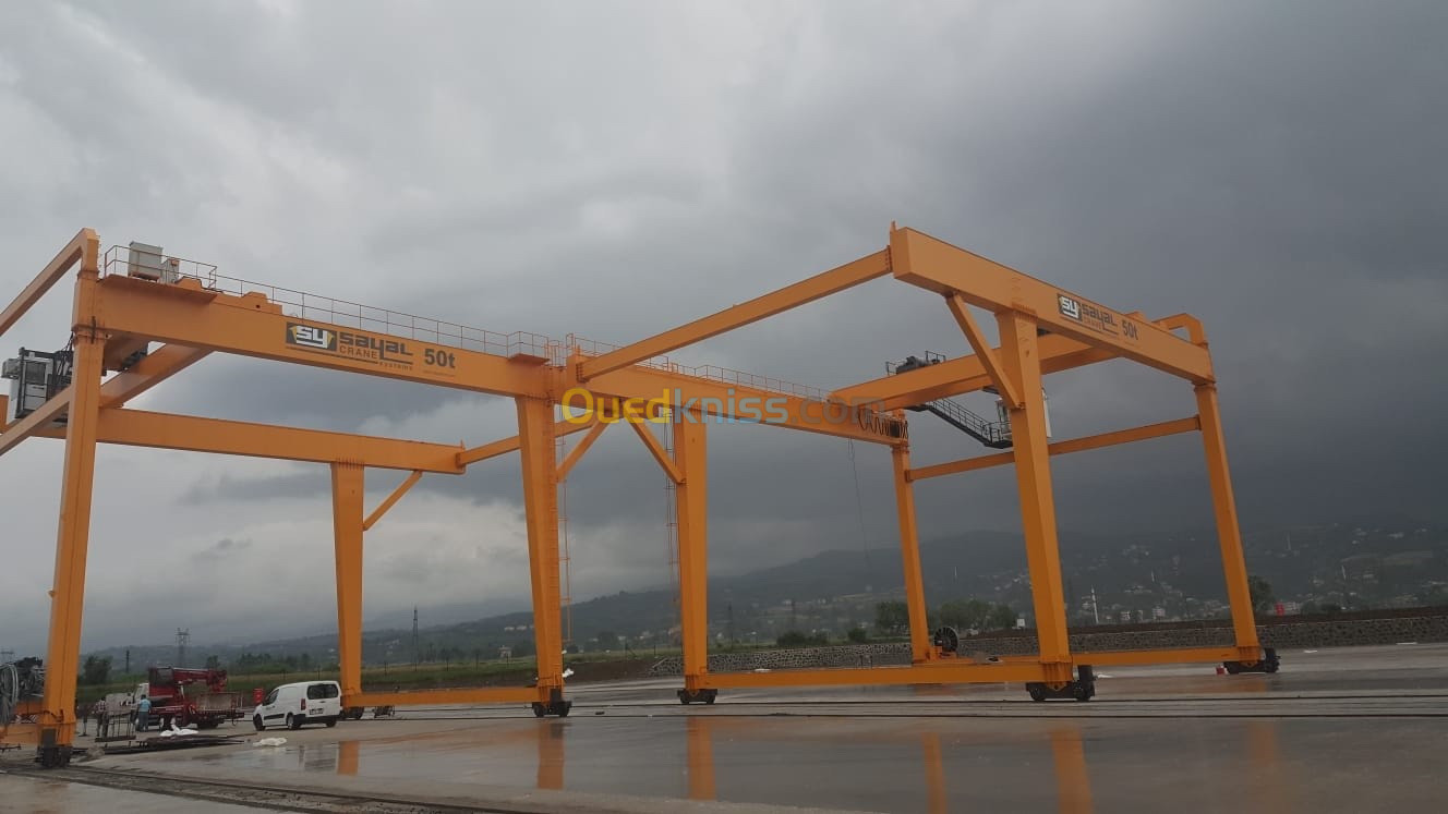 PONT ROULANT, CRANE, APPAREIL DE MANUTENTION, APPAREIL DE LEVAGE