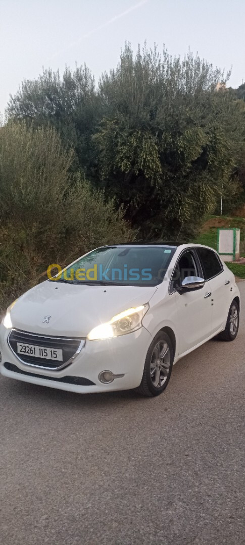 Peugeot 208 2015 Allure