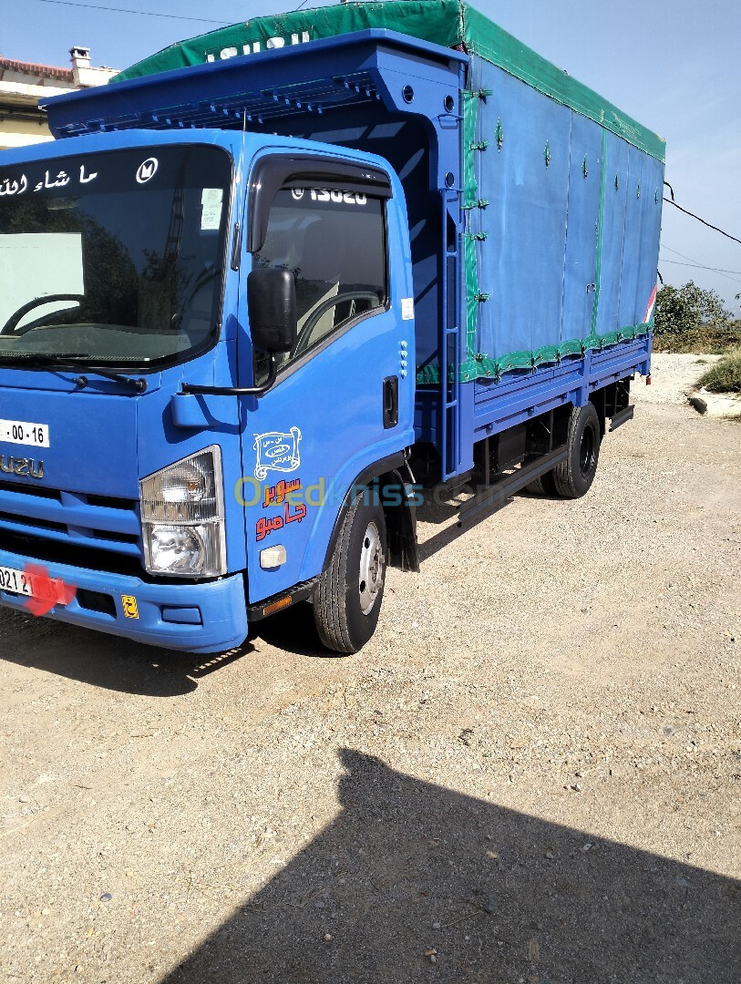 Isuzu NqR 2012