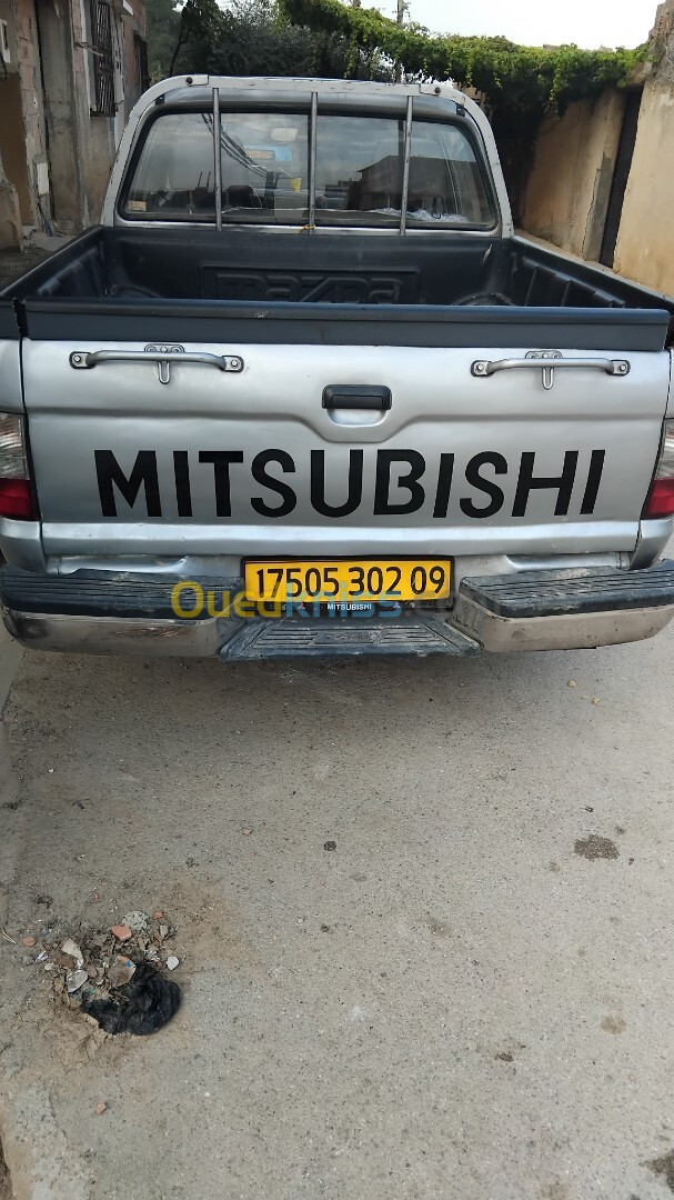 Mitsubishi L200 2002 Dopl kabin