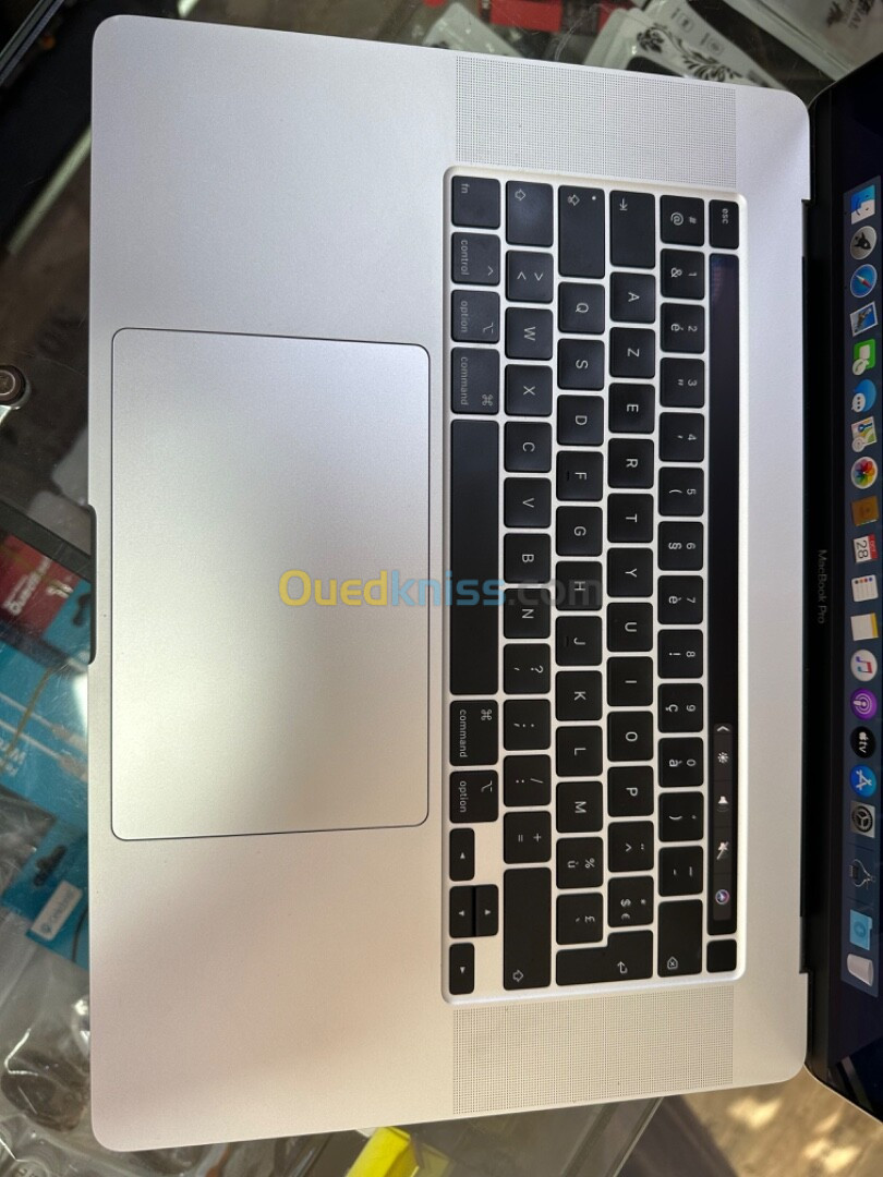 MacBook Pro 2019 16"  i9 8 cœur 16G 1TB cycle 161