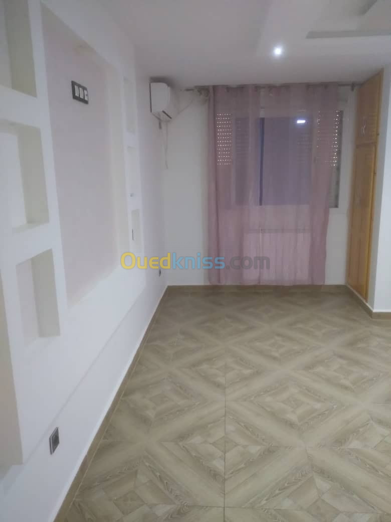 Location Appartement F4 Alger Douera