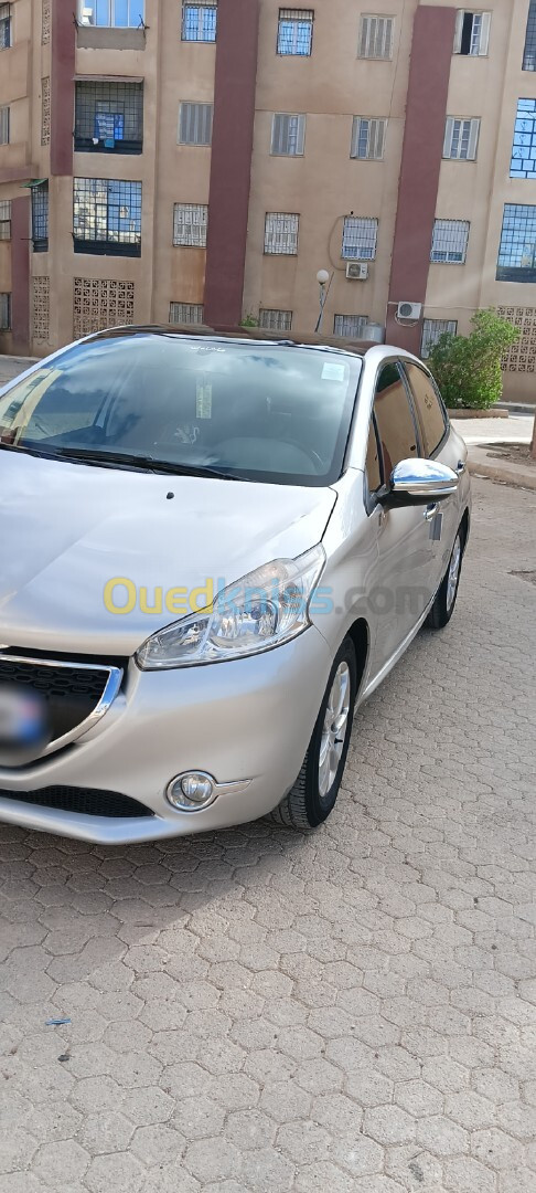 Peugeot 208 2013 Allure