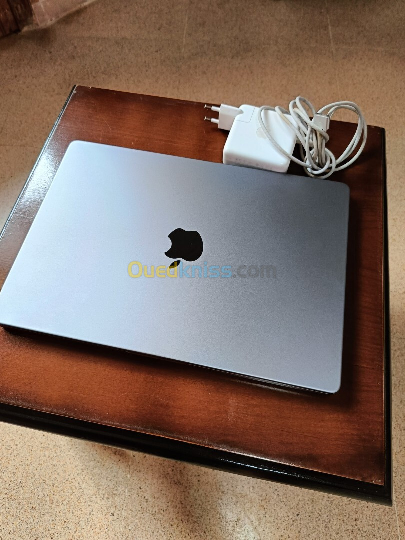 MacBook MP3 2023