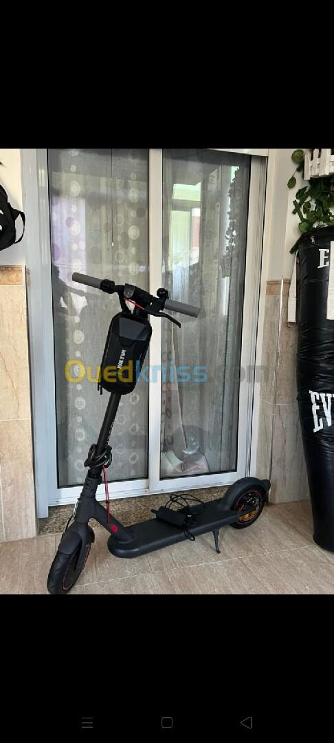 Vente trotinette Xiaomi pro 4 neuf 