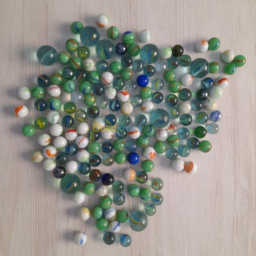 Collection de 162 billes de glass 