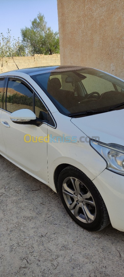 Peugeot 208 2014 Allure