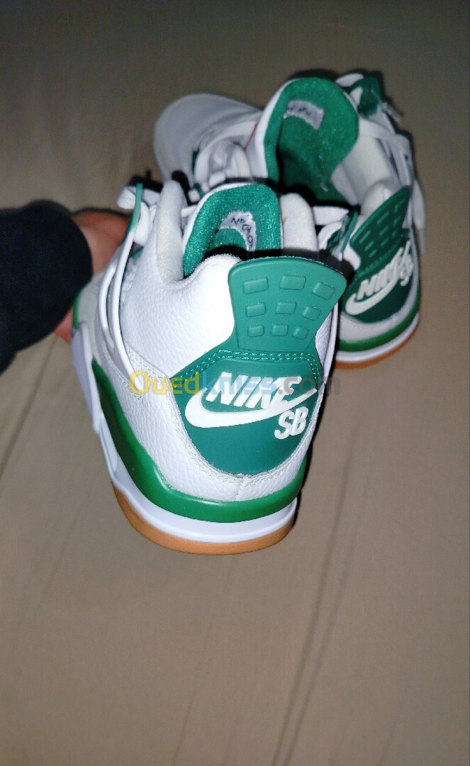 Nike SB Air Jordan 4 Pine Green 