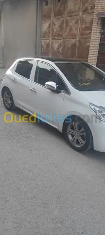 Peugeot 208 2015 Allure