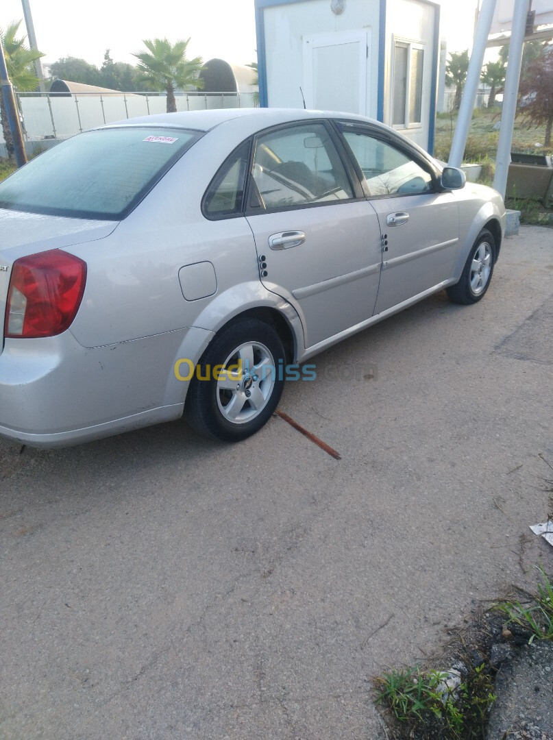 Chevrolet Optra 4 portes 2010 Optra 4 portes