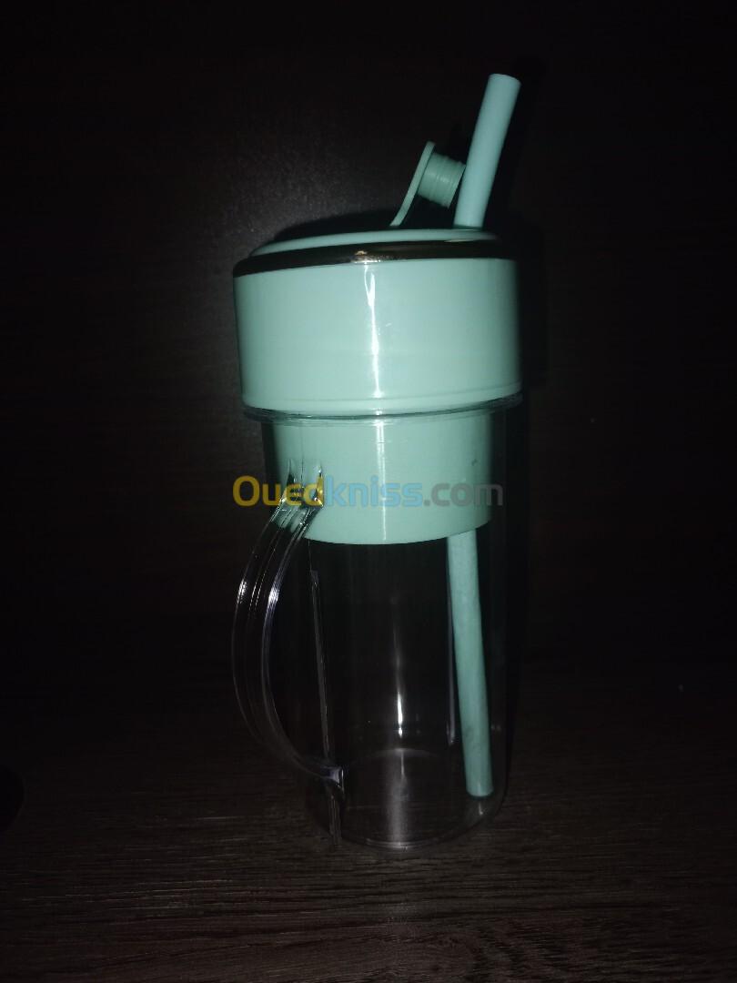 عصارة فواكه محمولة Mini juice blender 