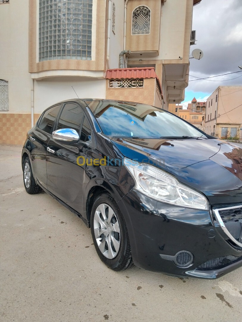 Peugeot 208 2013 