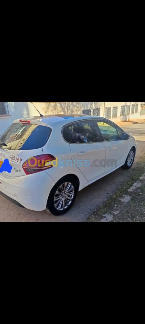 Peugeot 208 2018 Allure