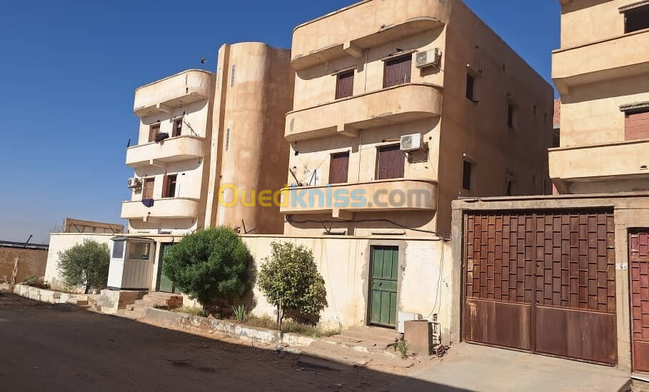 Vente Immeuble Ouargla Hassi messaoud