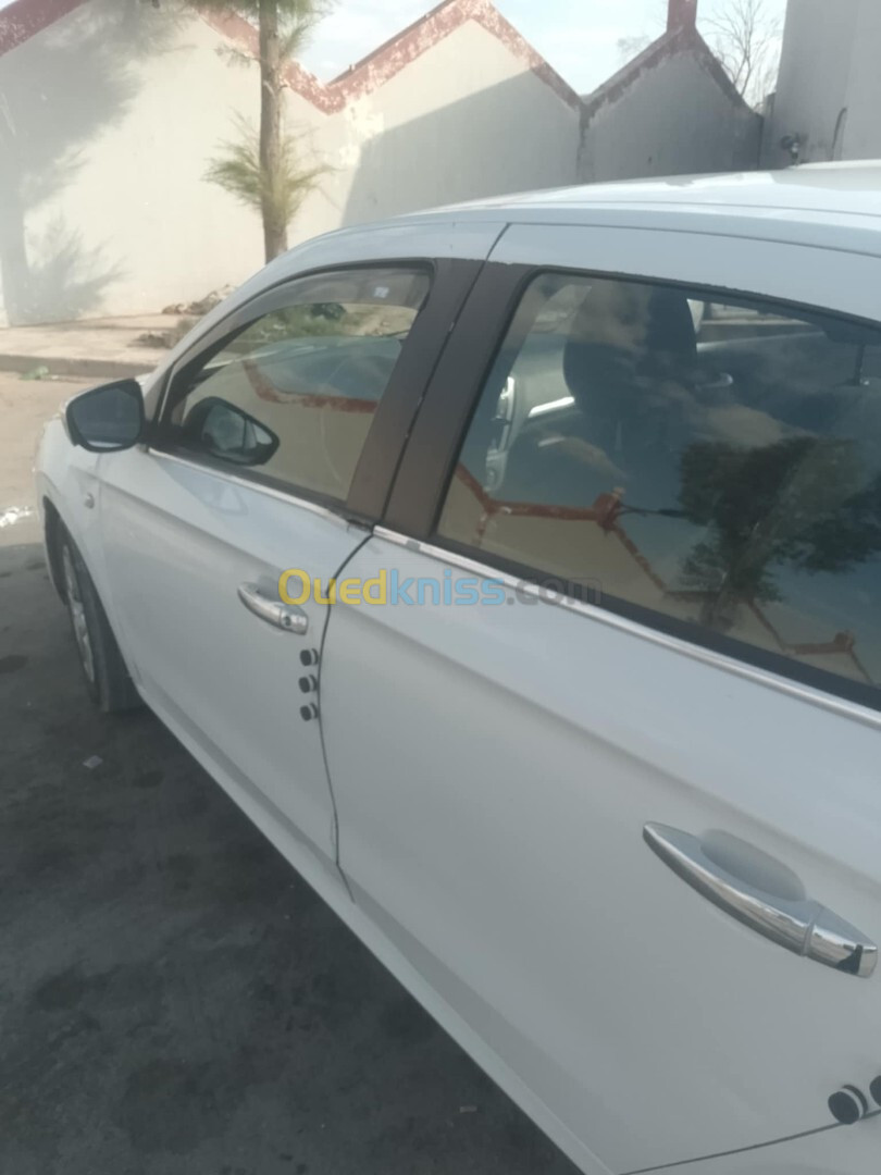 Peugeot 301 2013 Active