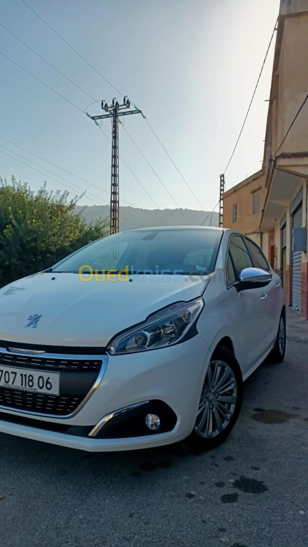 Peugeot 208 2018 Allure