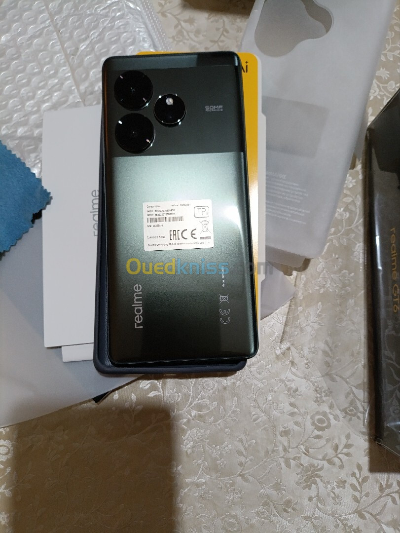 REALME GT 6