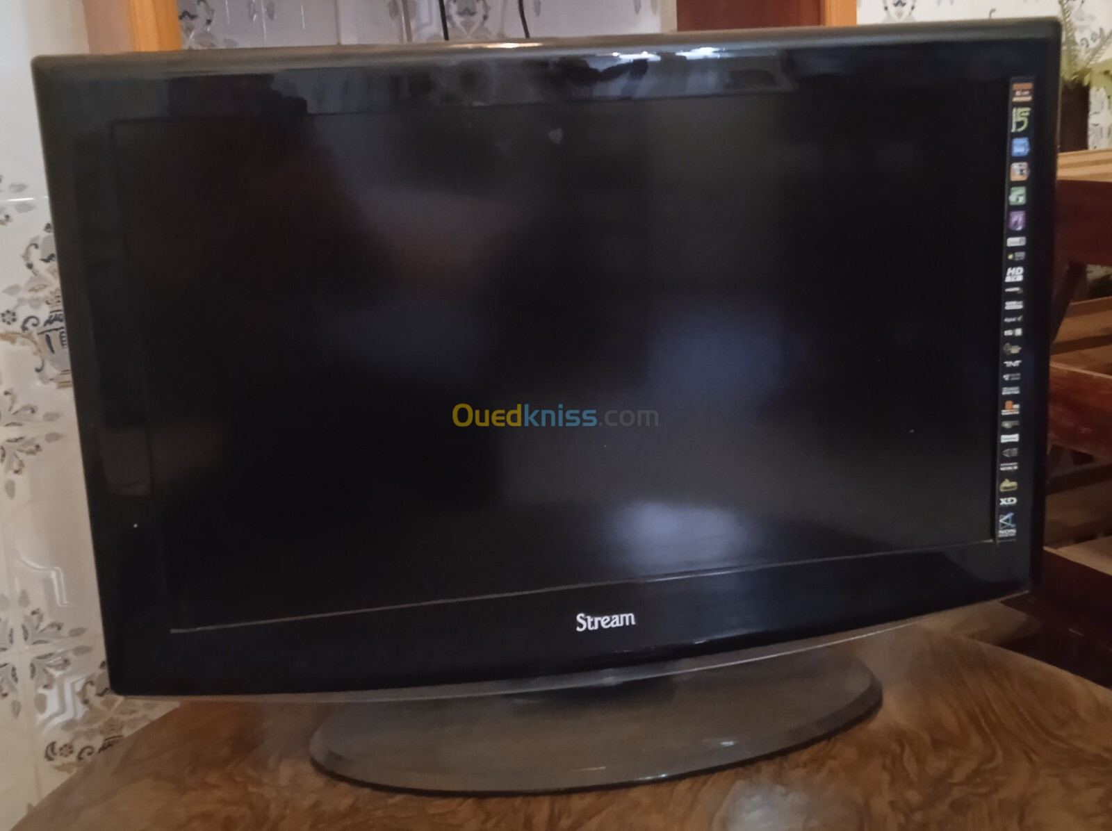 Vends TV 32" Stream état presque neuf 