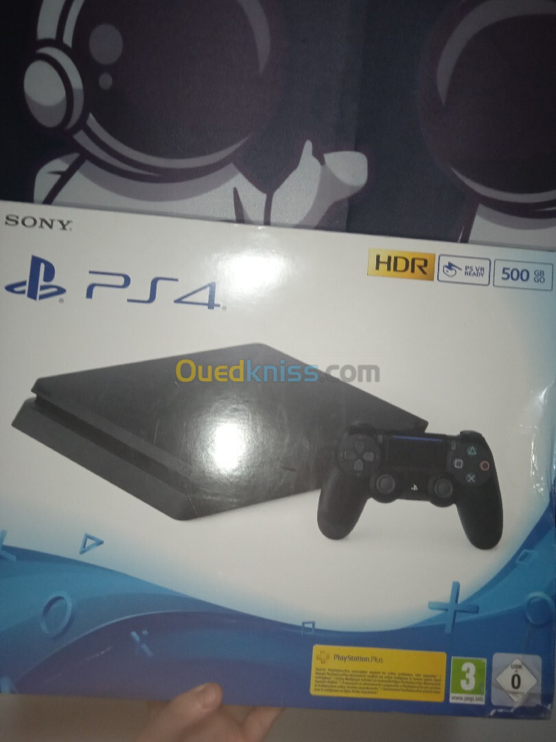 Ps4 Slim v12 2 manette 