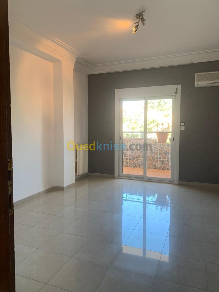 Location Appartement F4 Alger Hydra