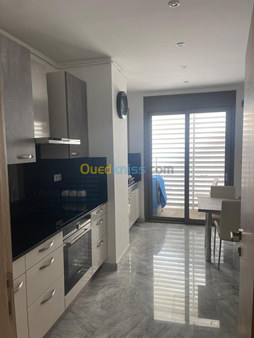 Location Appartement F4 Alger Hydra