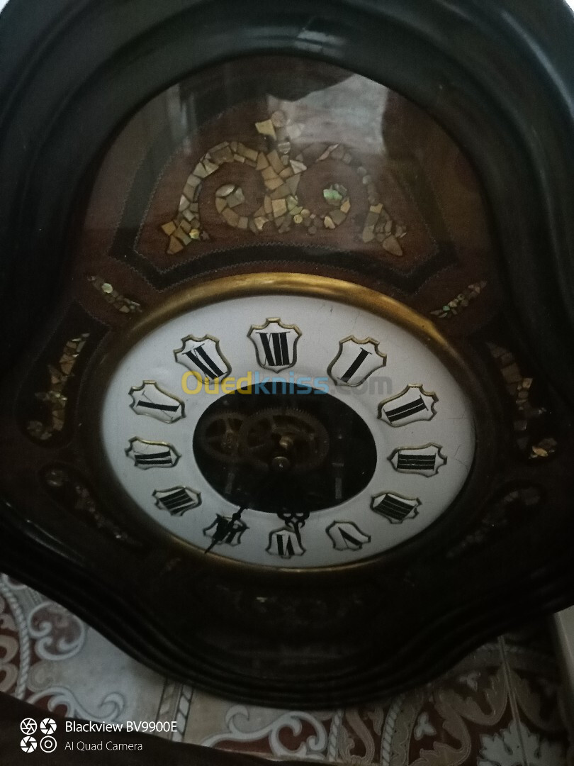 horloge oeil de boeuf