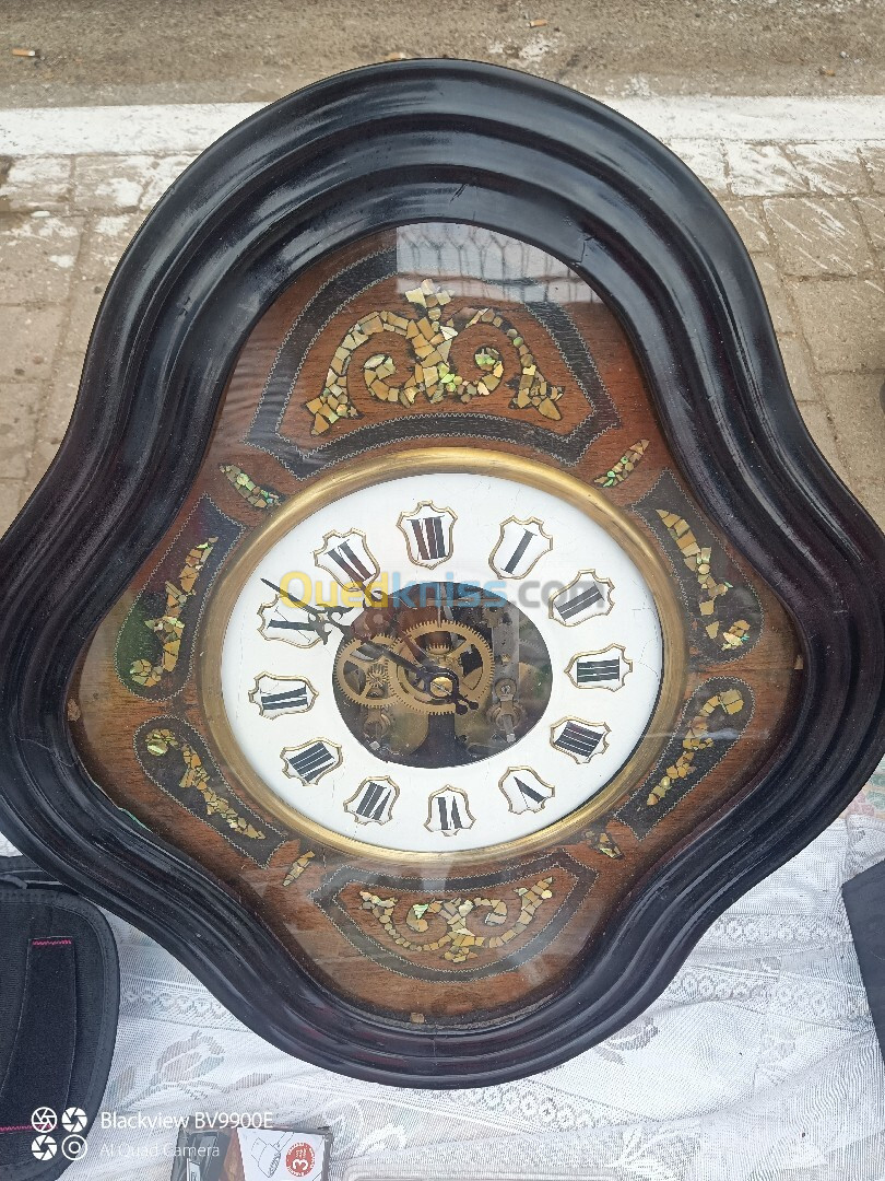 horloge oeil de boeuf