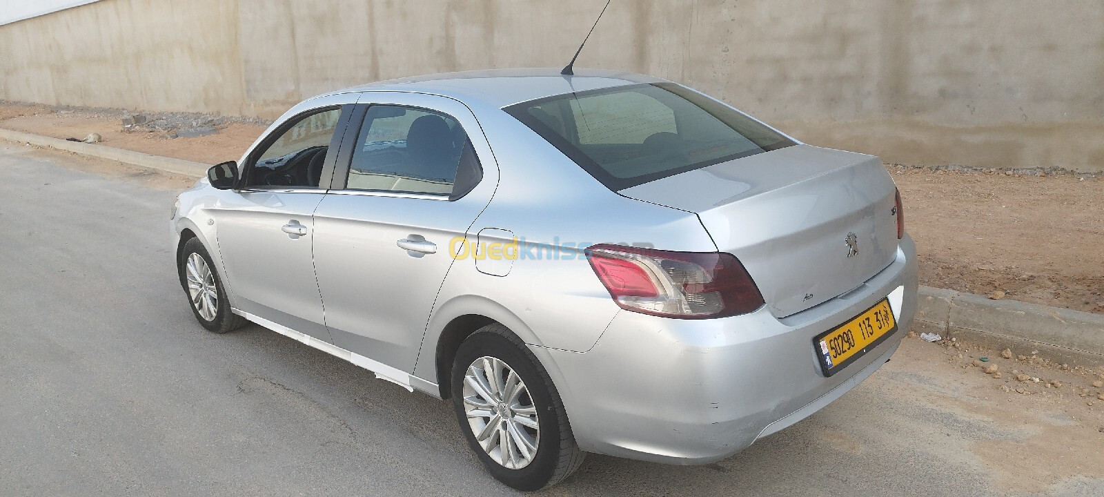 Peugeot 301 2013 Allure