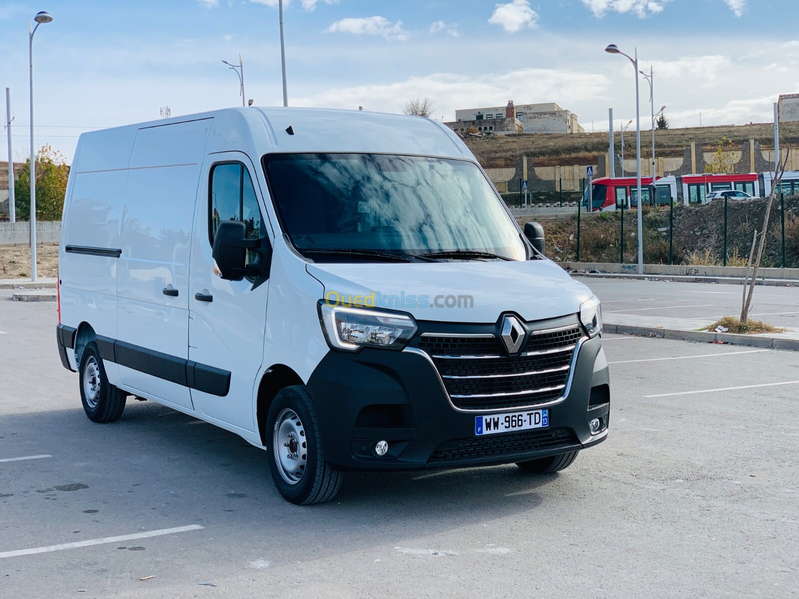 Renault Master 2024 2 paneux