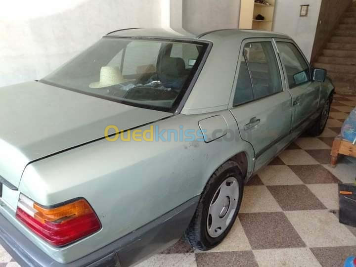 Mercedes Classe E 1988 Classe E