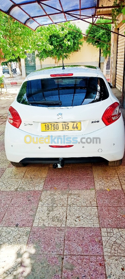 Peugeot 208 2015 Allure