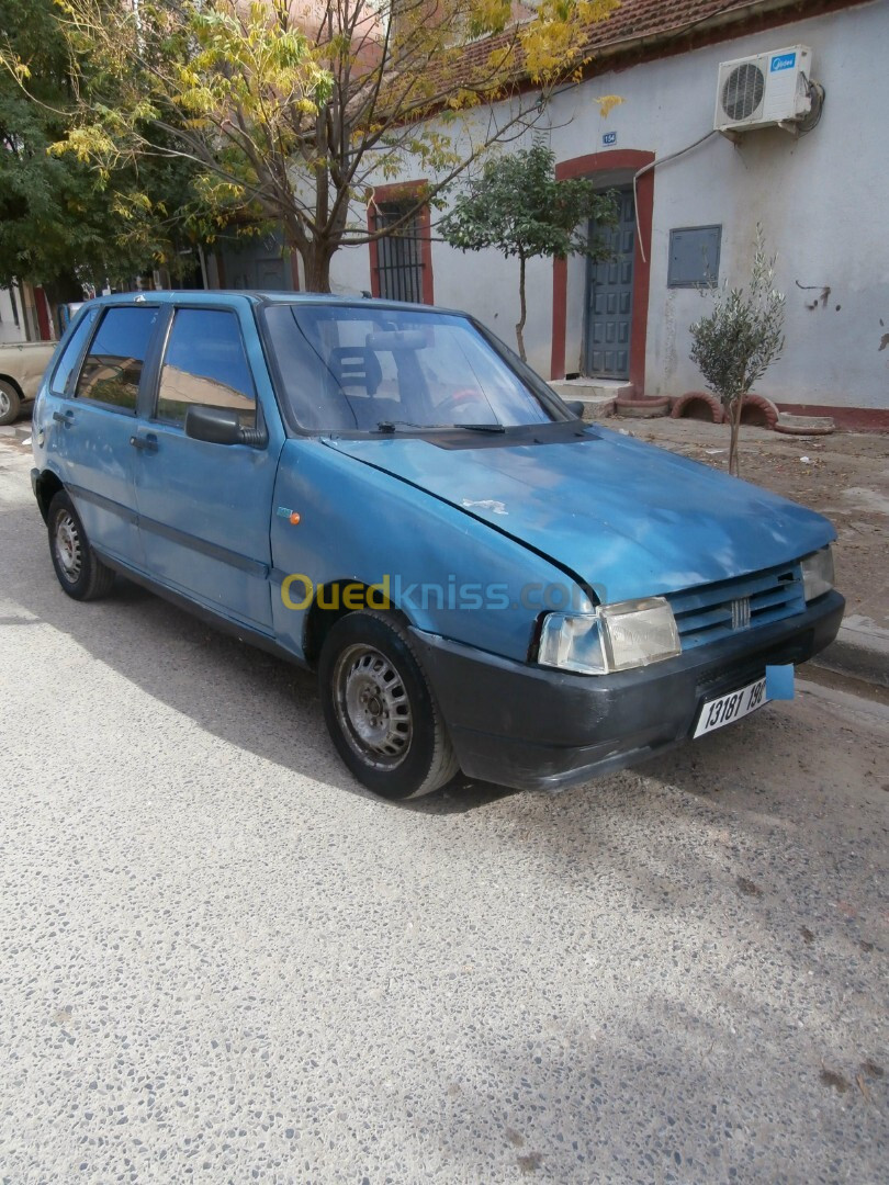 Fiat Uno 1990 fire