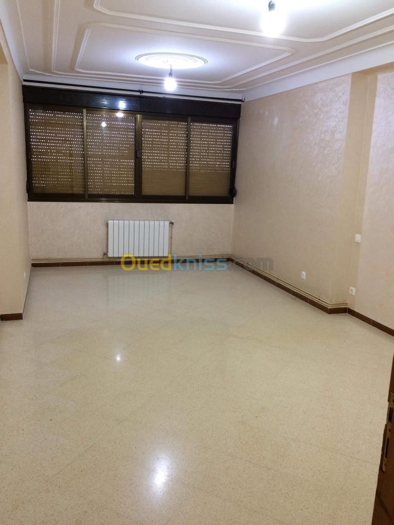 Location Appartement F5 Alger Souidania