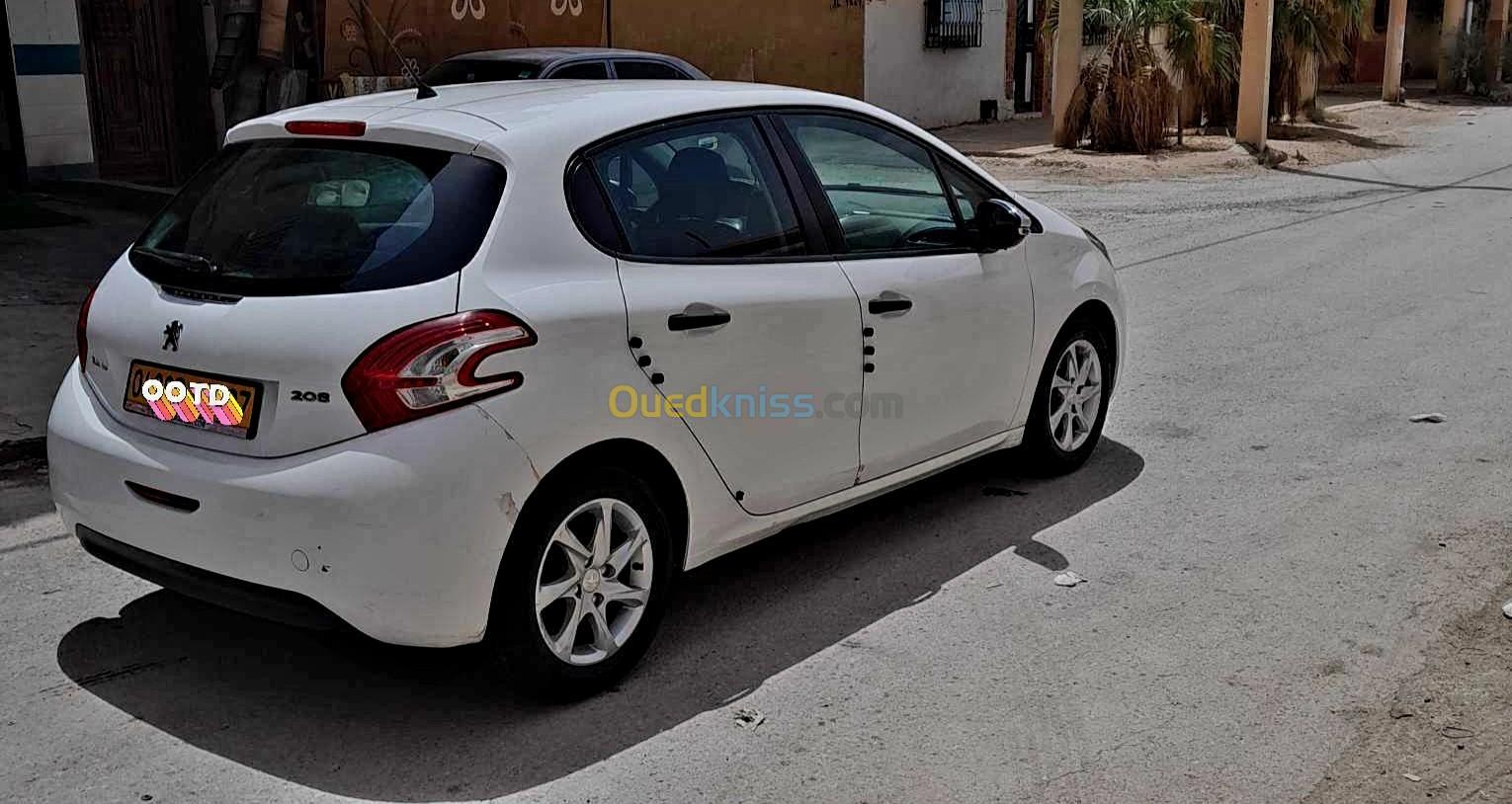 Peugeot 208 2015 Silver Line