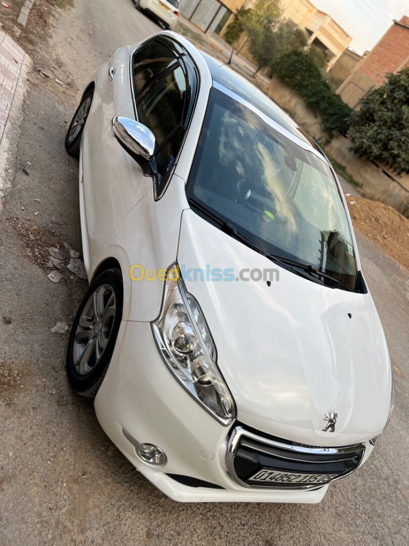 Peugeot 208 2015 Allure