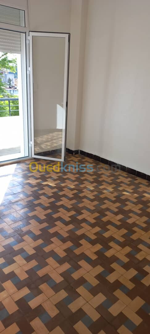 Location Appartement F4 Alger El biar