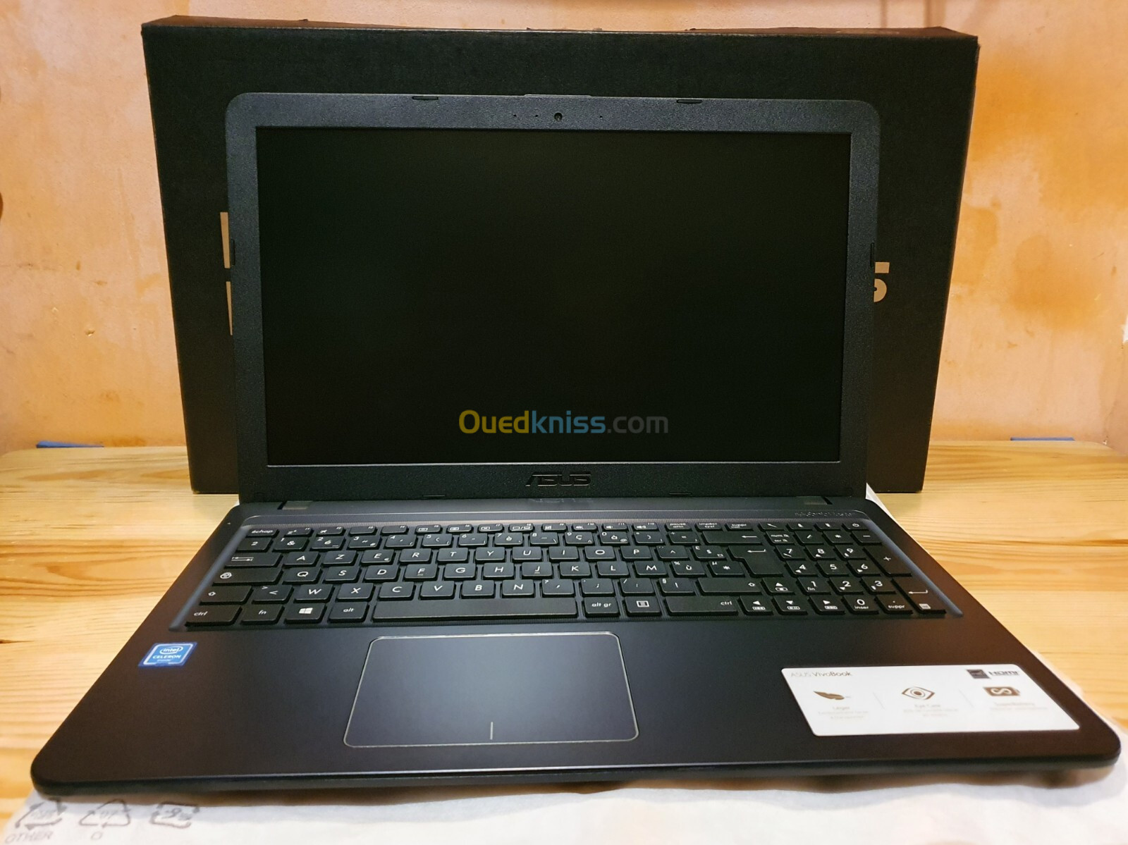 ASUS VIVOBOOK X543M