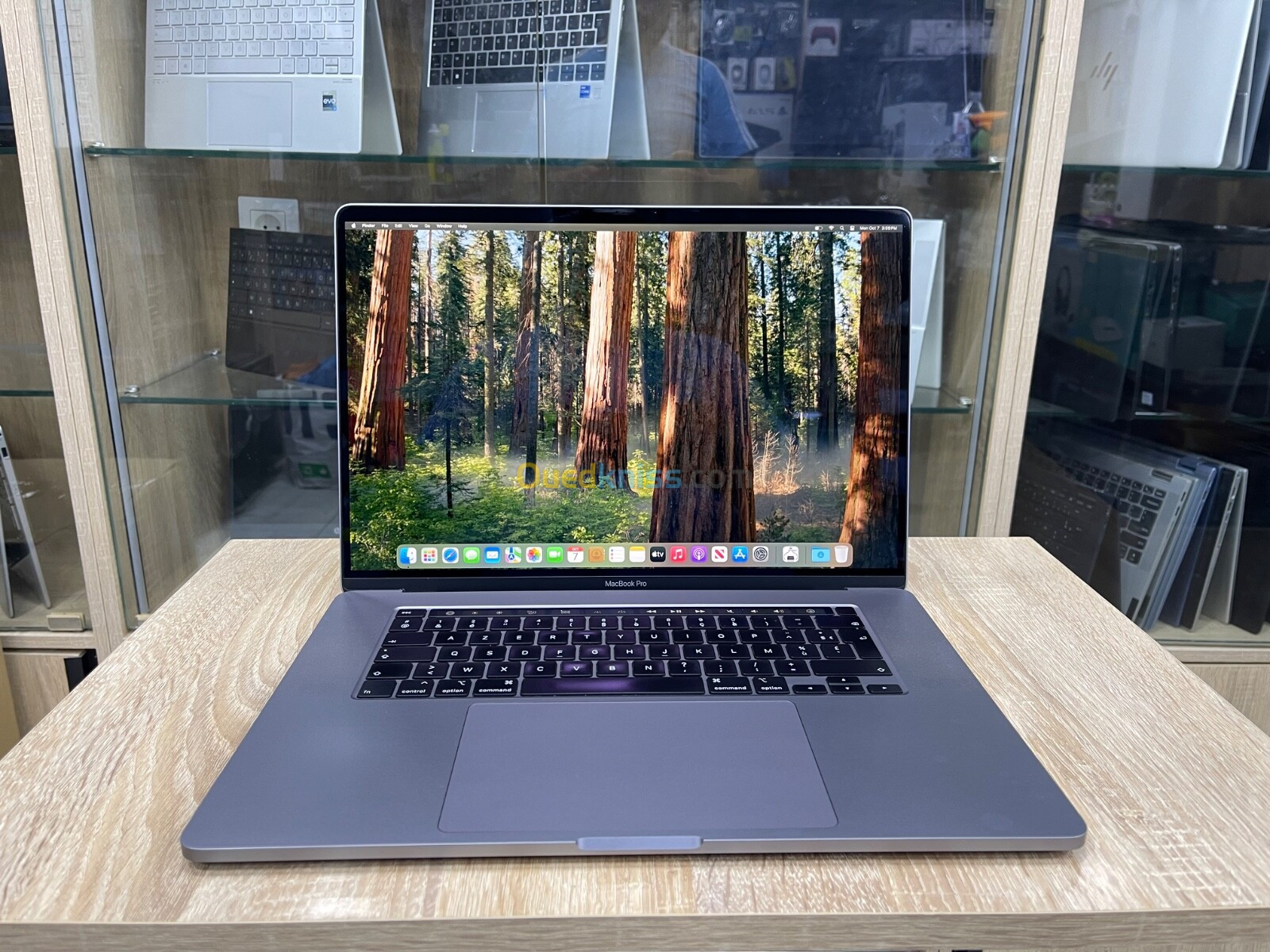 MACBOOK PRO 2019 | i9 8 cœur | RAM 32Go | SSD 1 TB | Écran 16 3k | Cycle 262