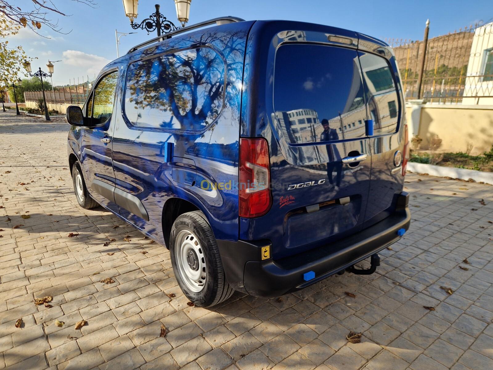 Fiat Doblo 2023 Italien