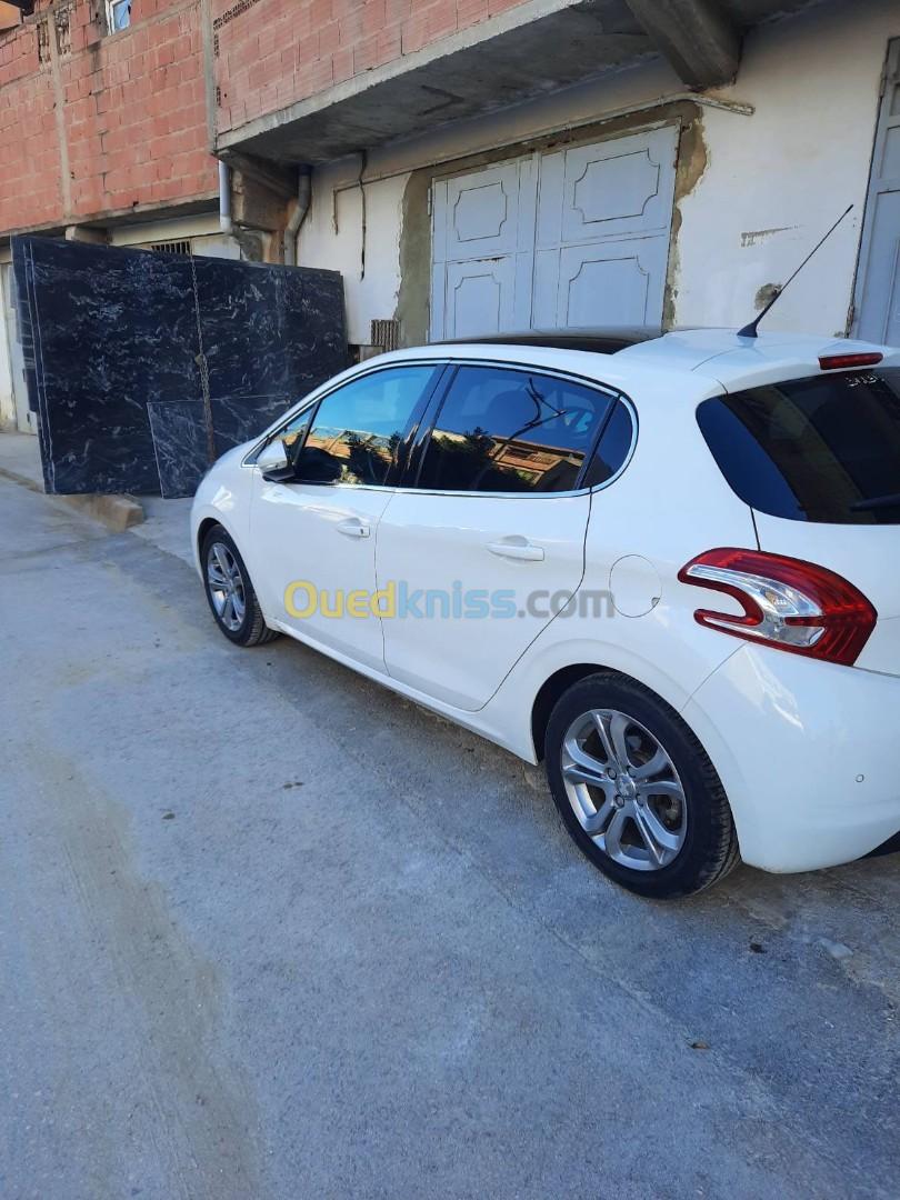 Peugeot 208 2015 Allure