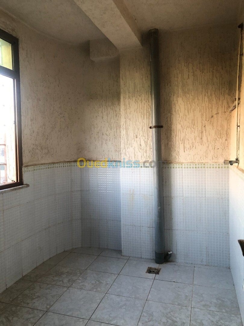 Location Appartement F4 Alger Kouba