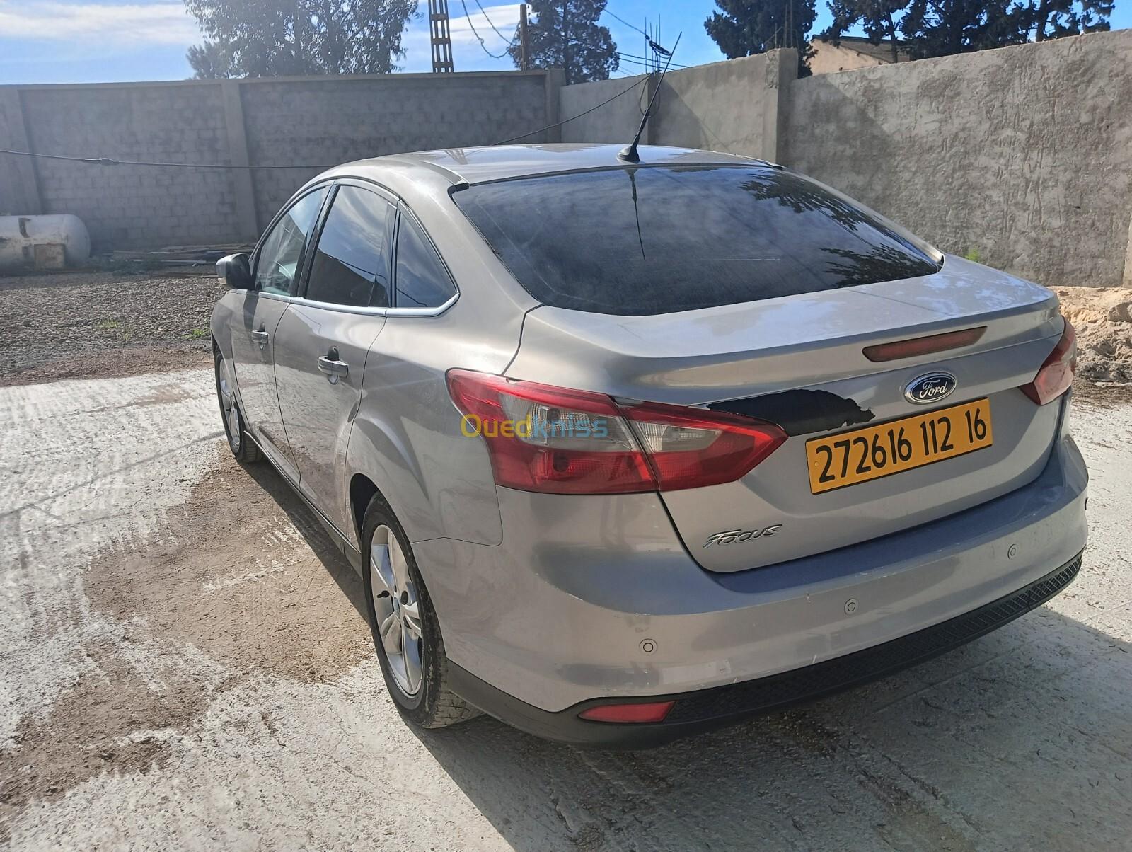 Ford Focus 4 portes 2012 Titanium