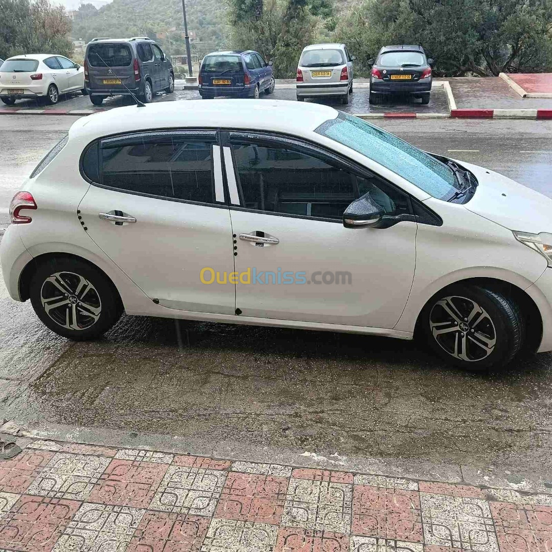 Peugeot 208 2015 208