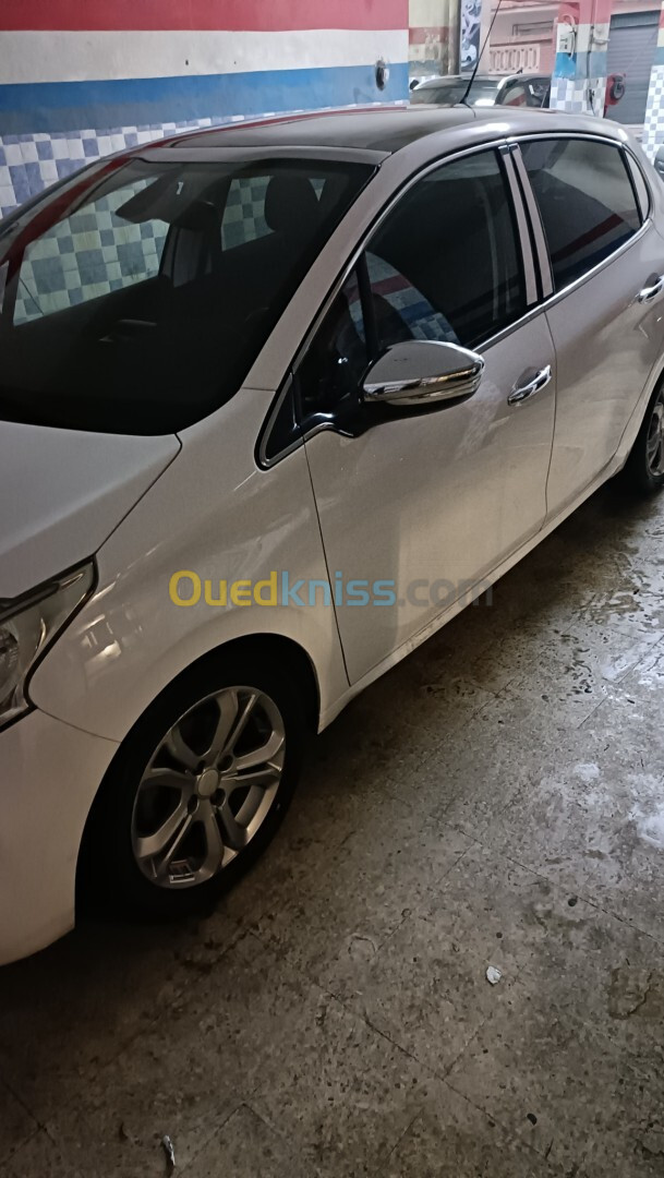 Peugeot 208 2014 Allure