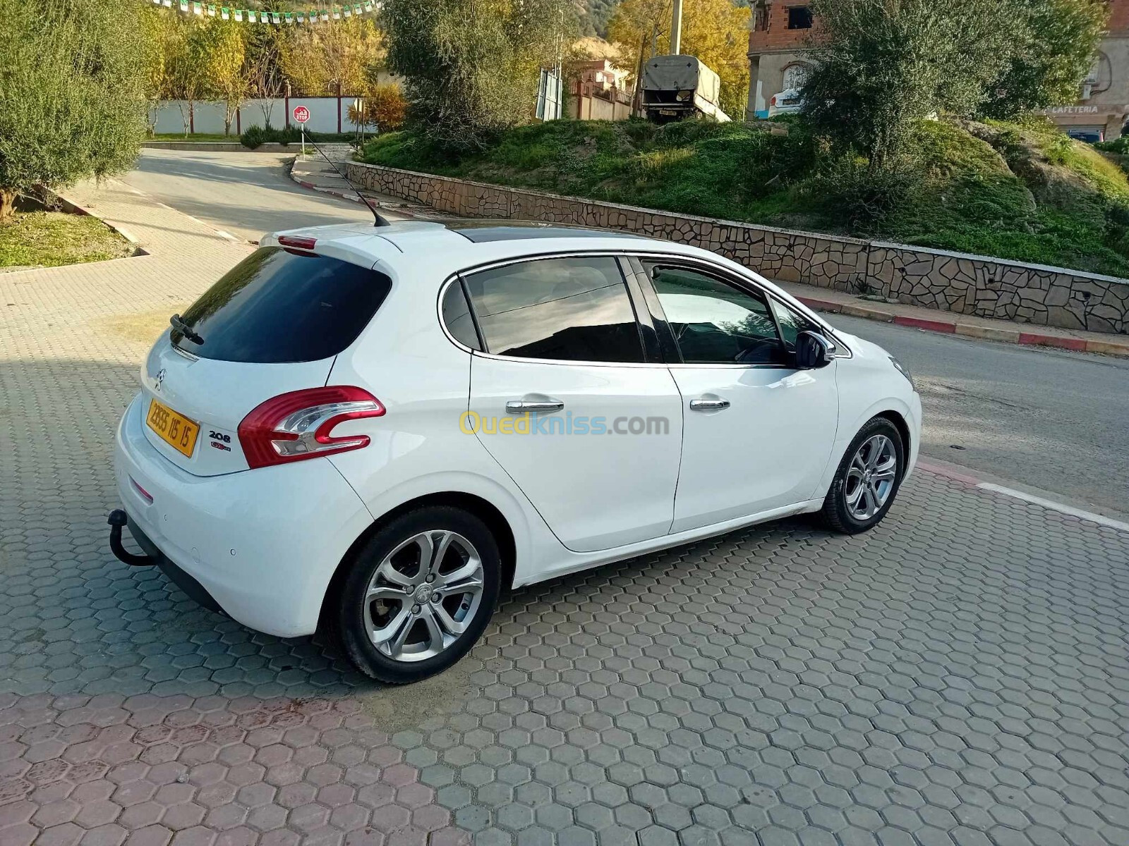 Peugeot 208 2015 Allure