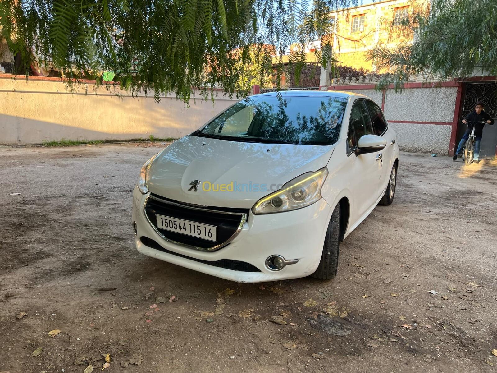 Peugeot 208 2015 Allure