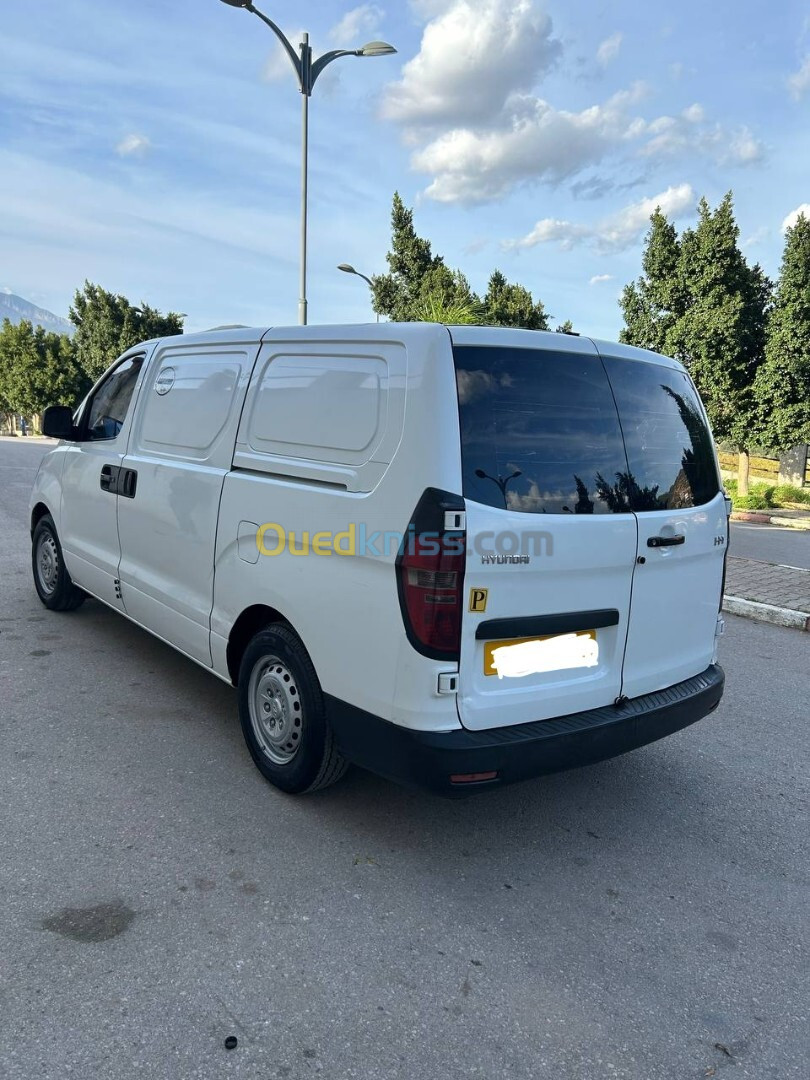 Hyundai H1 2011 Tolé