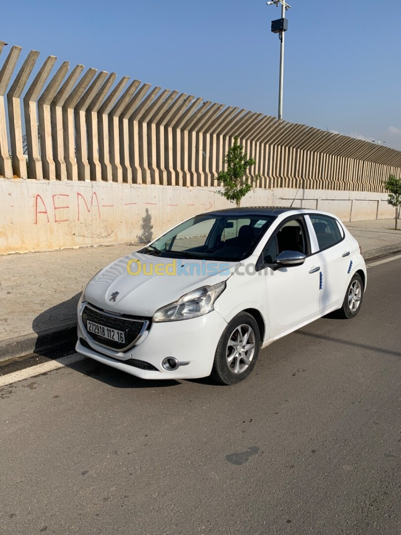 Peugeot 208 2012 Allure